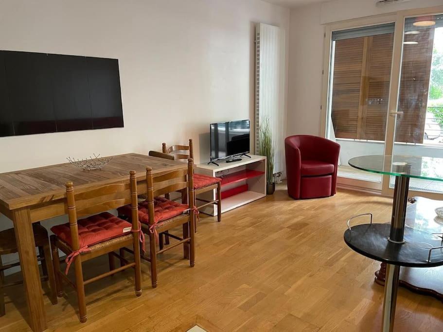 شقة La Citadine, Paris A 10 Minutes Par Le Metro 8 ميزو الفورْ المظهر الخارجي الصورة